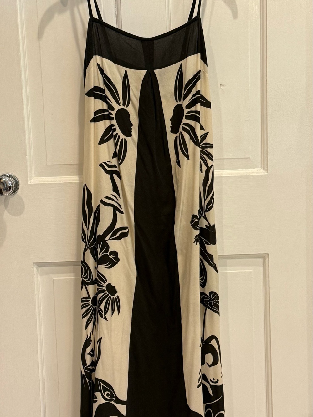 FARM Rio Black and White Floral-Print Midi Dress - Picture 4 of 7